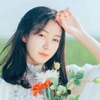 女生拿花头像唯美图片-手拿花的女生头像唯美 (24)