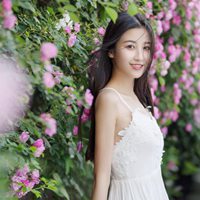 花海中的小清新美女 (3)