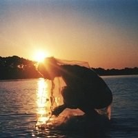 微信头像女生侧身低头 (13)