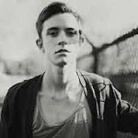 找个有沧桑感的微信头像  黑白气质有沧桑感男人头像 (10)