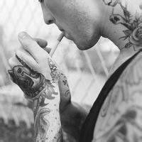 社会小伙纹身吸烟头像 (6)