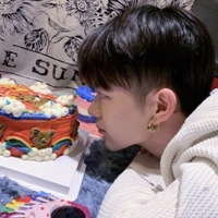 “逆袭”高颜值男头像 是不是你的style (15)