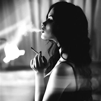 欧美人物抽烟黑白手机头像//欧美风格 (2)