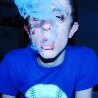 男生吐烟头像桃心 (5)