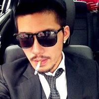 戴墨镜叼烟的大佬头像 (12)