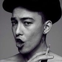 抽烟侧面高冷男头像 (1)