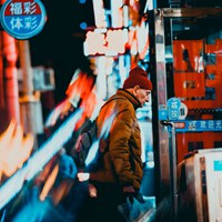 夜晚的街头霓虹灯唯美意境头像图片 (17)