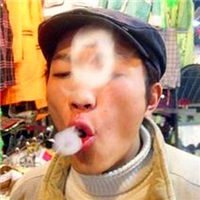 吐烟圈头像 好看的男人抽烟吐烟圈头像 (11)