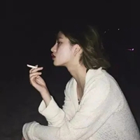 qq头像女生伤感黑白背影 女生简单气质背影黑白QQ头像 (8)